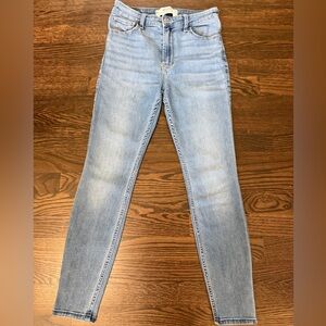Hollister Women's Light Blue Skinny Jeans
